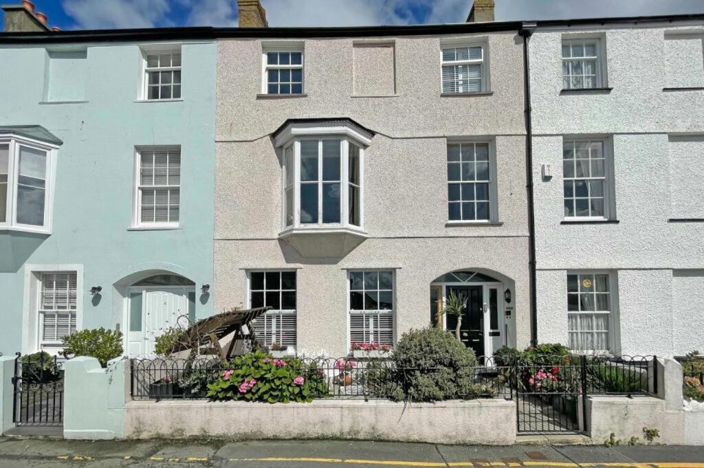 Awel Y Mor Hotel Beaumaris Exterior photo