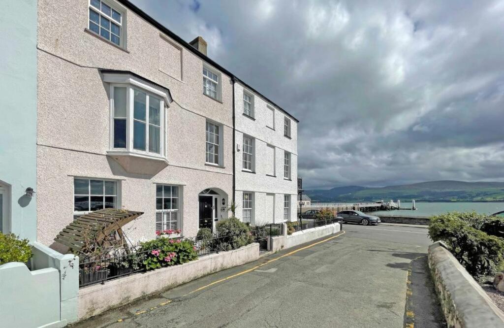 Awel Y Mor Hotel Beaumaris Exterior photo